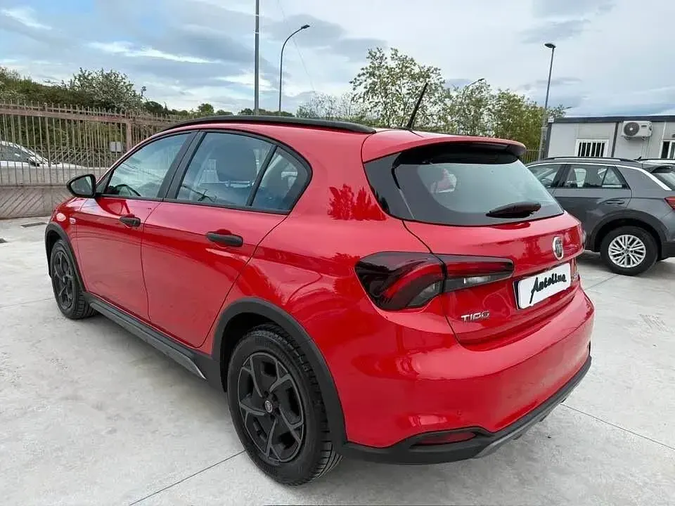 Usata Fiat Tipo Cross 95 CV (69 kW) 2022 Rosso Berlina