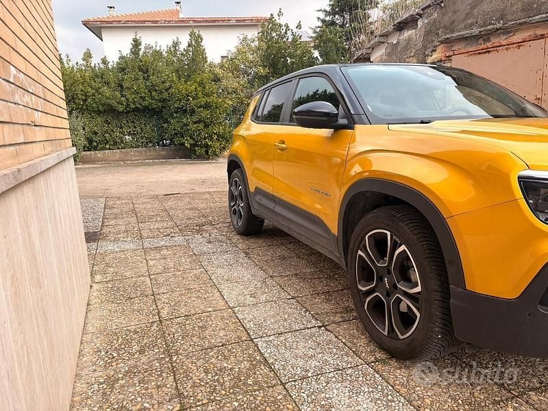 Usata Jeep Avenger 101 CV (74 kW) 2023 Giallo SUV