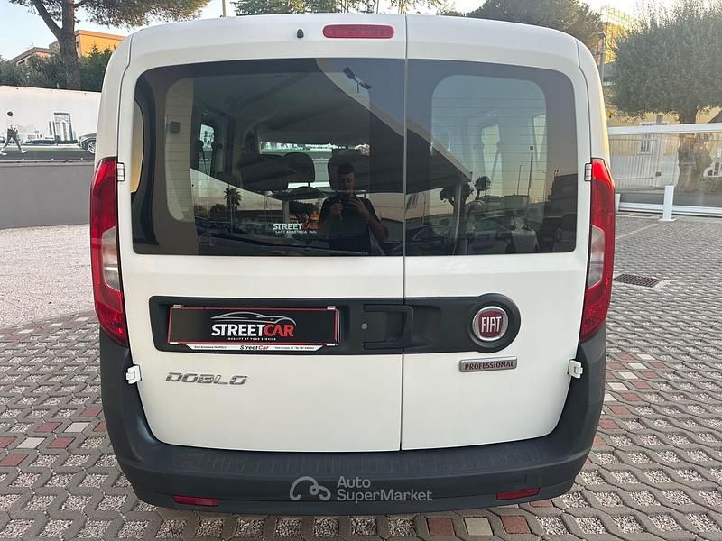 Usata Fiat Doblò 95 CV (69 kW) 2019 Bianco Monovolume
