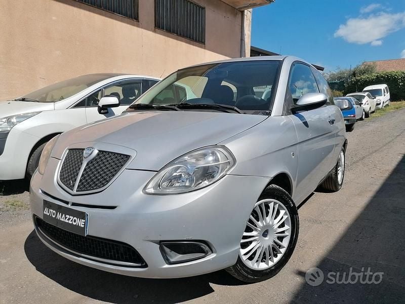 Usata Lancia Ypsilon 75 CV (55 kW) 2009 Grigio Utilitaria