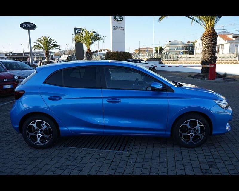 Nuova MG MG3 Luxury 102 CV (75 kW) 2026 Como blue Utilitaria