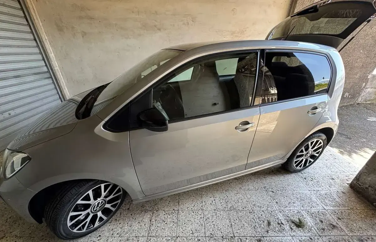 Usata VW e-up! 61 kW (83 CV) 2021 Argento Utilitaria
