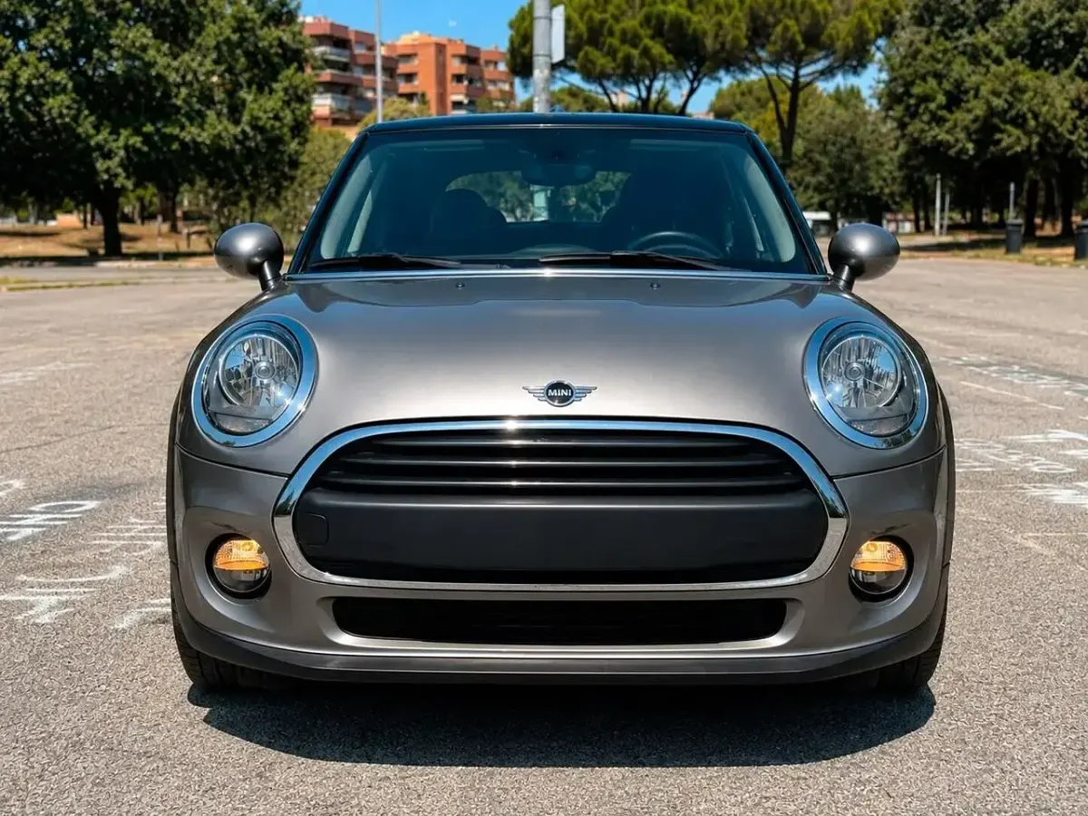 Usata Mini ONE 102 CV (75 kW) 2018 Grigio Utilitaria