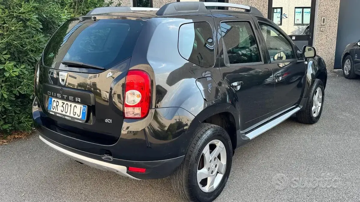 Usata Dacia Duster Lauréate 110 CV (80 kW) 2011 Nero SUV