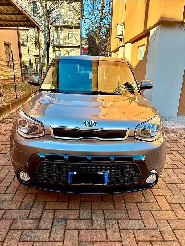 Usata Kia Soul 2016 Grigio SUV