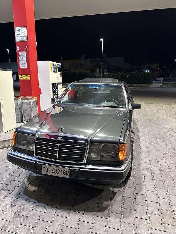 Usata Mercedes E200 122 CV (89 kW) 1991 Berlina