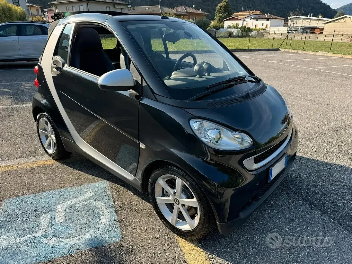 Usata Smart ForTwo Cabrio Pulse 84 CV (61 kW) 2008 Nero Cabrio