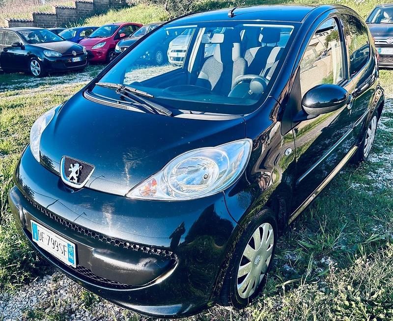 Usata Peugeot 107 54 CV (39 kW) 2007 Nero Utilitaria