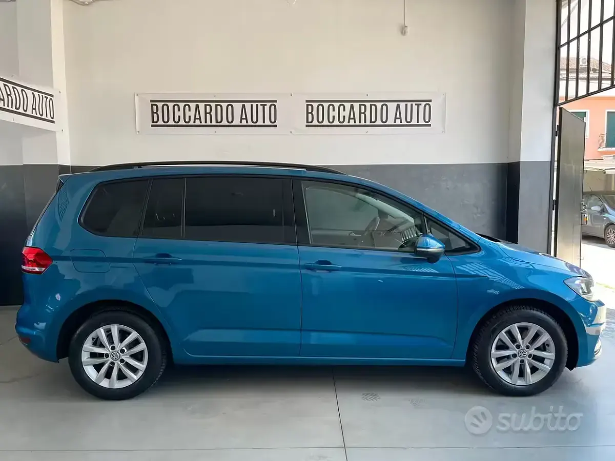Usata VW Touran Highline 116 CV (85 kW) 2016 Blu Monovolume