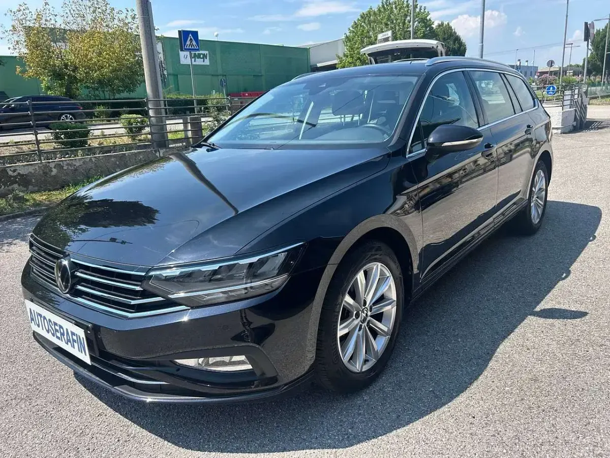 Usata VW Passat Business 150 CV (110 kW) 2022 Nero Station wagon