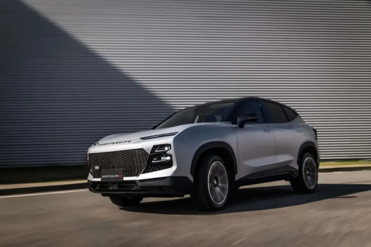Nuova Sportequipe S6 114 kW (156 CV) 2025 Argento SUV