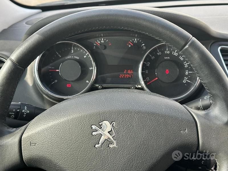 Usata Peugeot 5008 2014 Grigio Monovolume