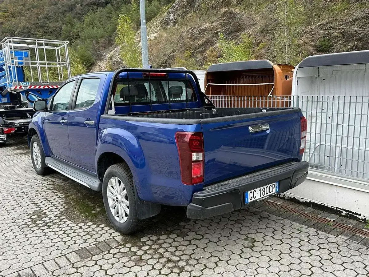 Usata Isuzu D-Max 163 CV (119 kW) 2020 Blu/azzurro SUV