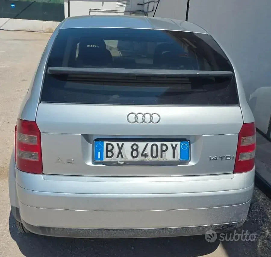 Usata Audi A2 75 CV (55 kW) 2002 Grigio Utilitaria