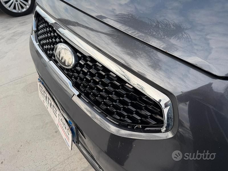 Usata Kia Venga 90 CV (66 kW) 2013 Grigio Utilitaria