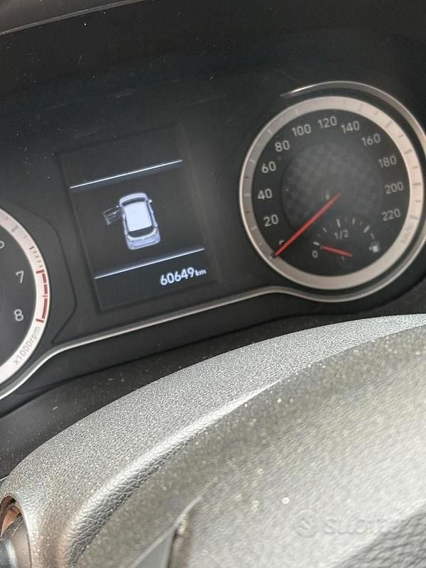 Usata Hyundai i10 2020 Rosso Utilitaria