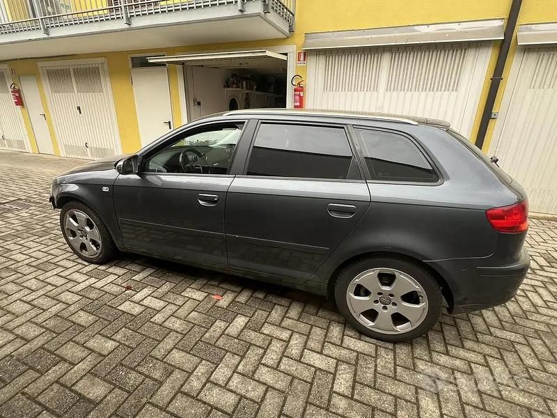 Usata Audi A3 140 CV (102 kW) 2005 Grigio Utilitaria