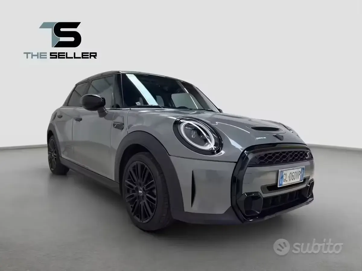 Usata Mini Cooper S Resolute Edition 178 CV (130 kW) 2022 Grigio Utilitaria