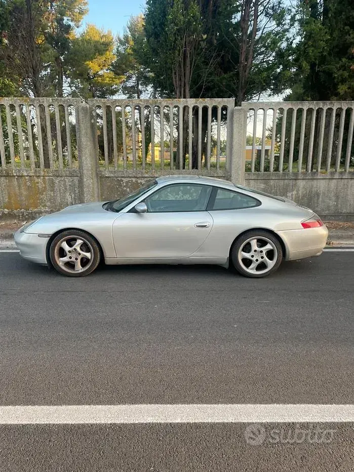 Usata Porsche 911 Carrera 300 CV (220 kW) 2000 Grigio Coupé