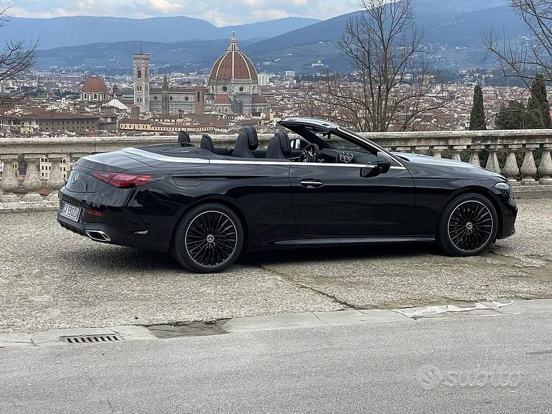 Nero Usata 2025 Mercedes CLE220 AMG Line Premium Cabrio | 61.900 € (Buon prezzo) - Immagine 1/4