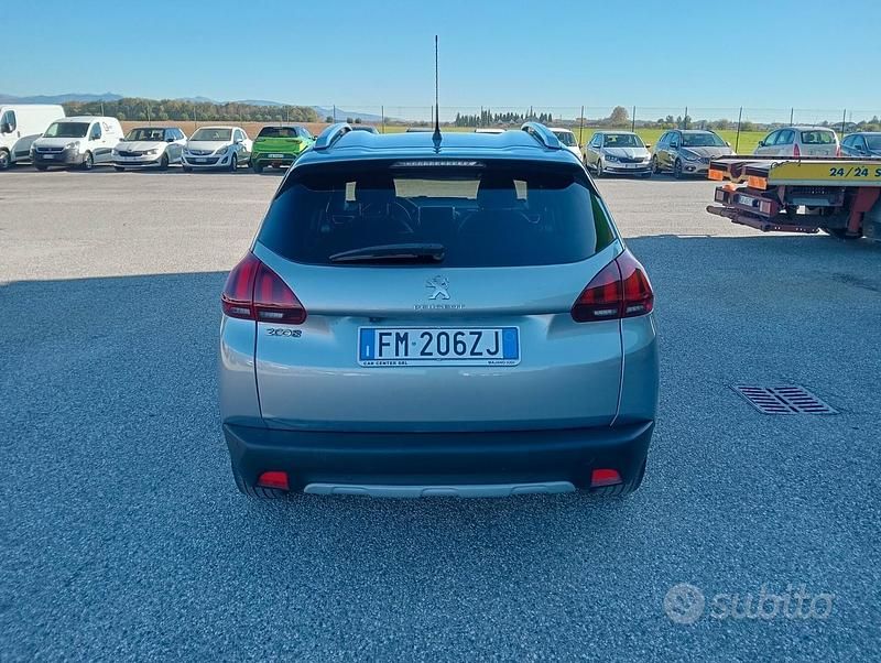 Usata Peugeot 2008 Allure 100 CV (73 kW) 2017 Grigio SUV