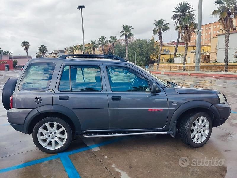 Usata Land Rover Freelander 111 CV (81 kW) 2005 Grigio SUV