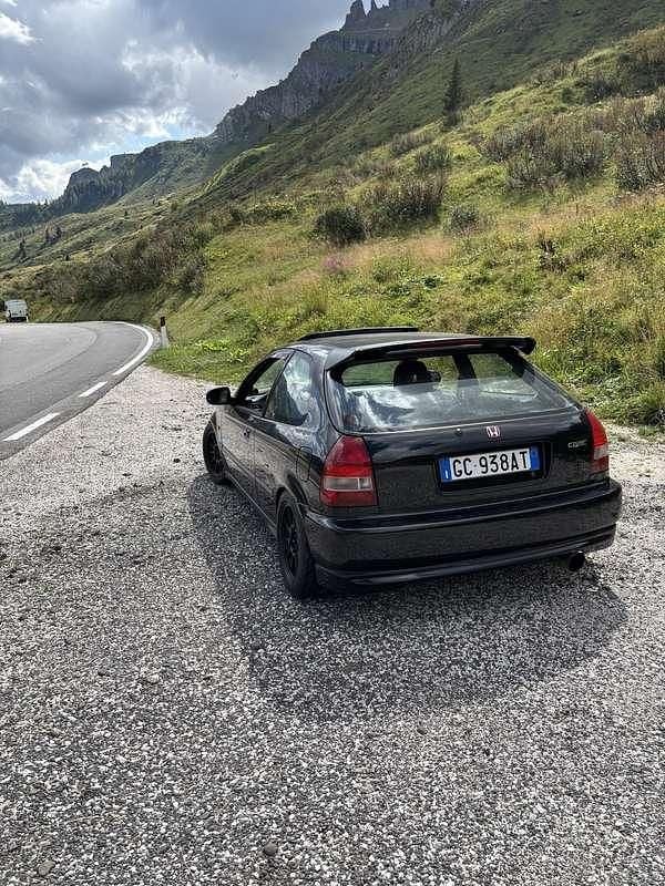 Usata Honda Civic 252 CV (185 kW) 1999 Berlina