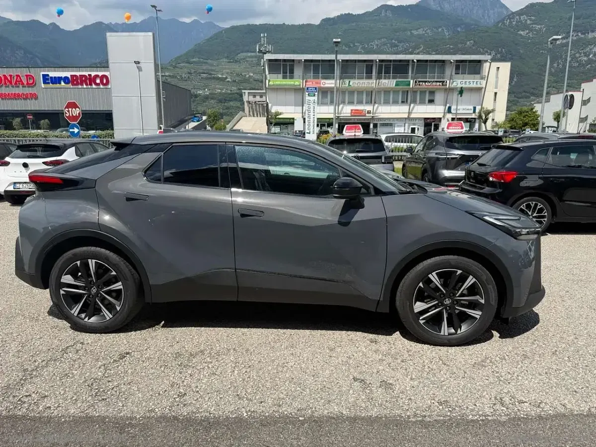 Nuova Toyota C-HR Trend 140 CV (102 kW) 2026 Grigio SUV