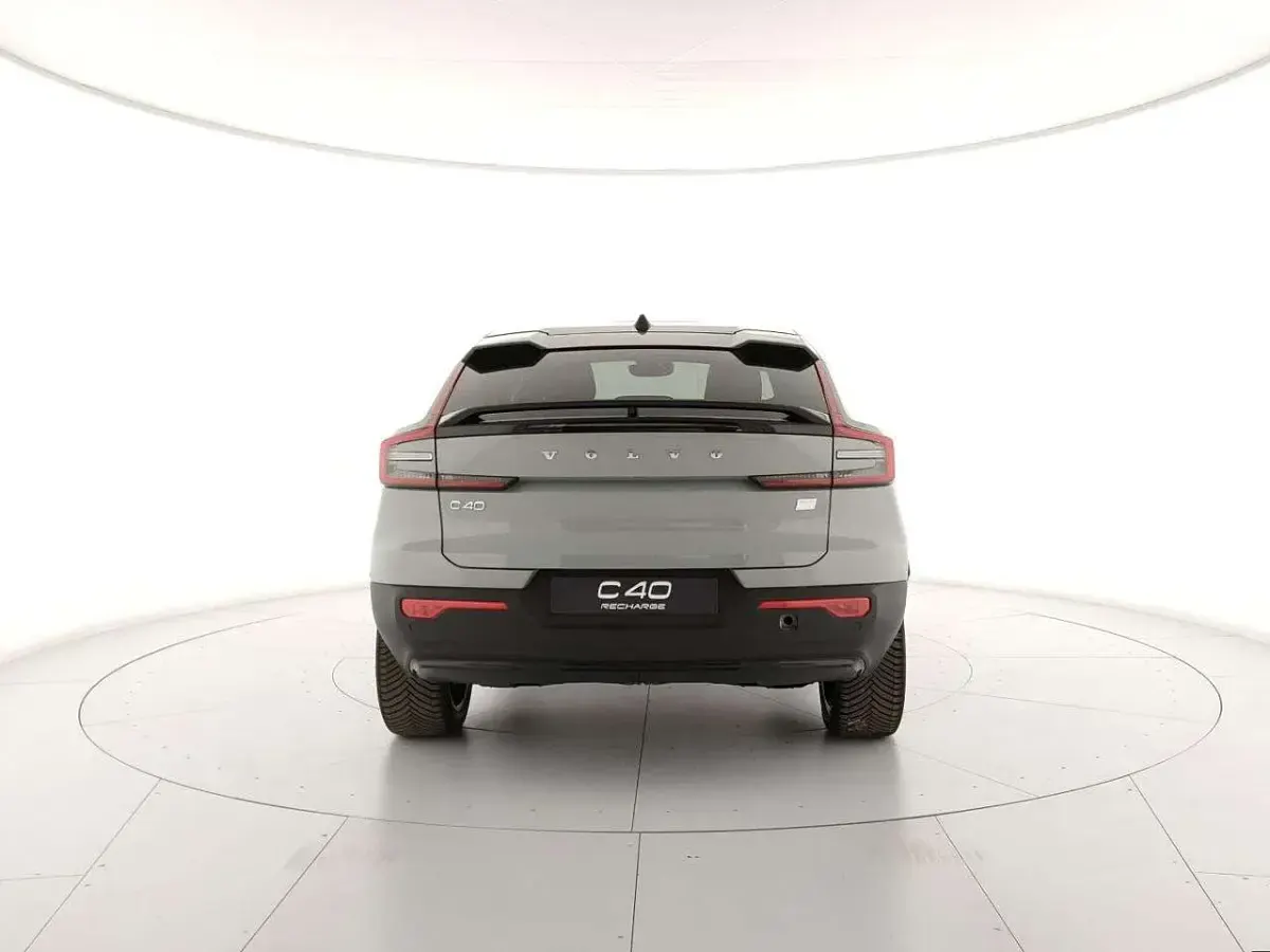 Usata Volvo EC40 Core 185 kW (252 CV) 2024 Argento SUV