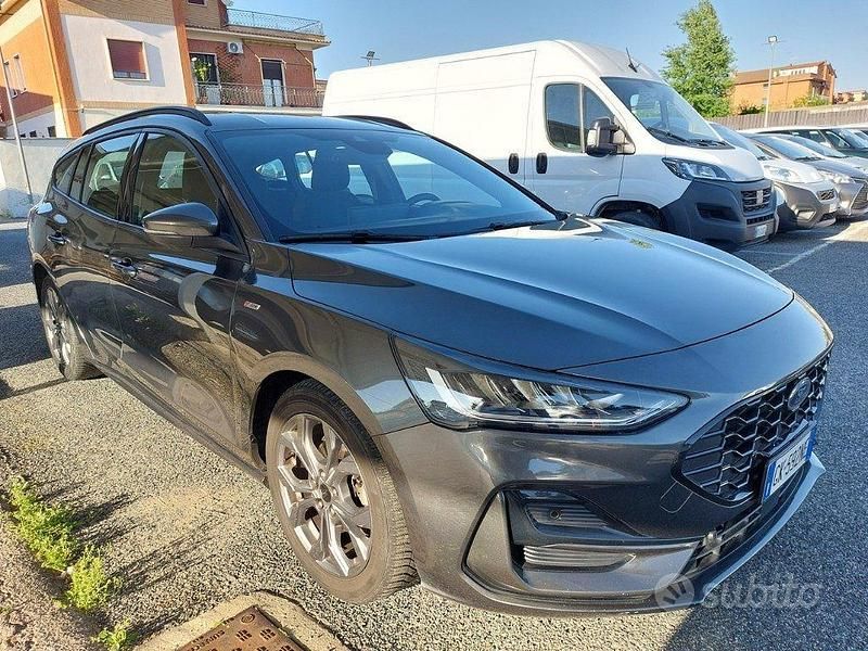 Usata Ford Focus ST-Line 120 CV (88 kW) 2022 Grigio Station wagon