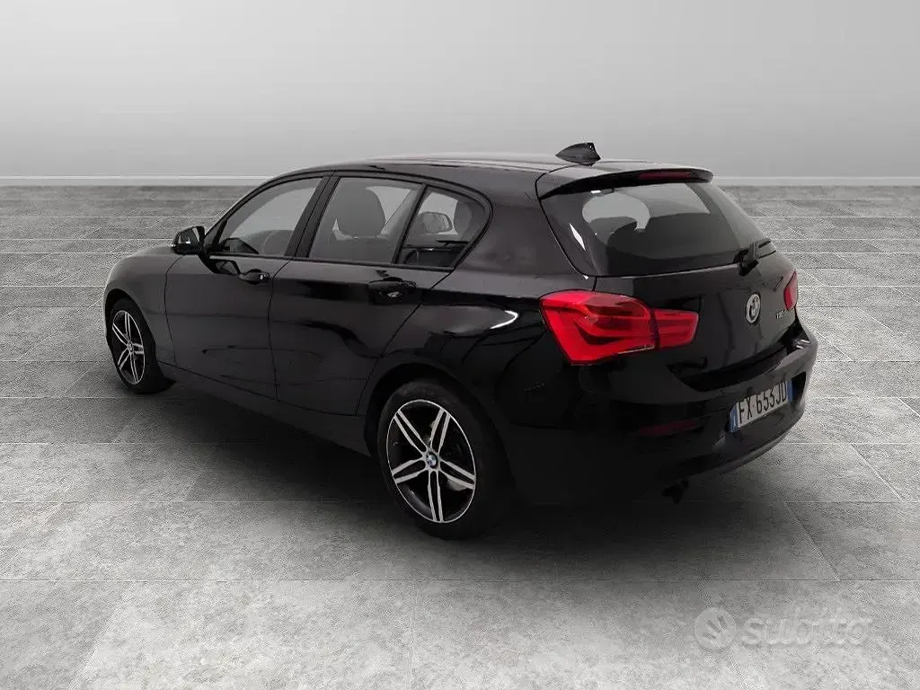 Usata BMW 118 Sport Line 150 CV (110 kW) 2019 Nero Utilitaria