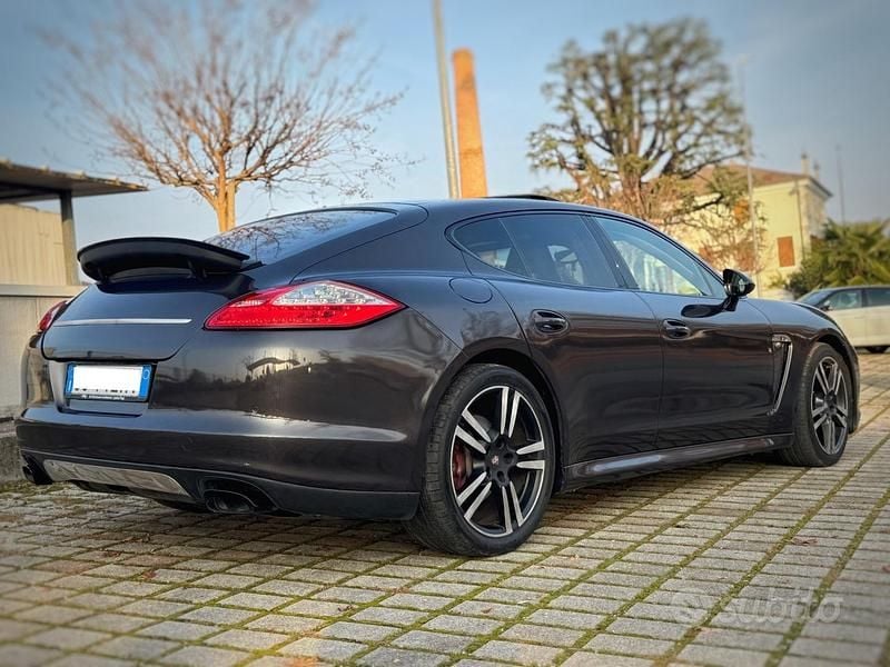 Usata Porsche Panamera Platinum Edition 250 CV (183 kW) 2013 Grigio Utilitaria