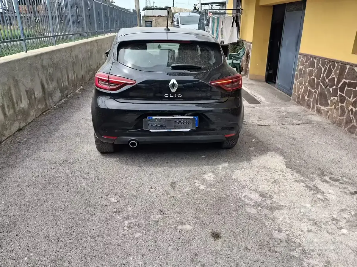 Usata Renault Clio V 101 CV (74 kW) 2020 Nero Utilitaria