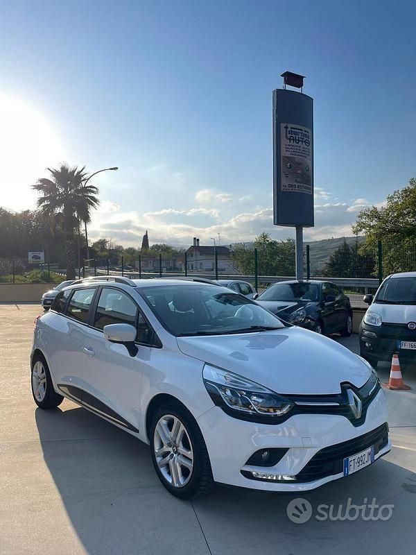 Usata Renault Clio GrandTour Business 75 CV (55 kW) 2018 Bianco Station wagon