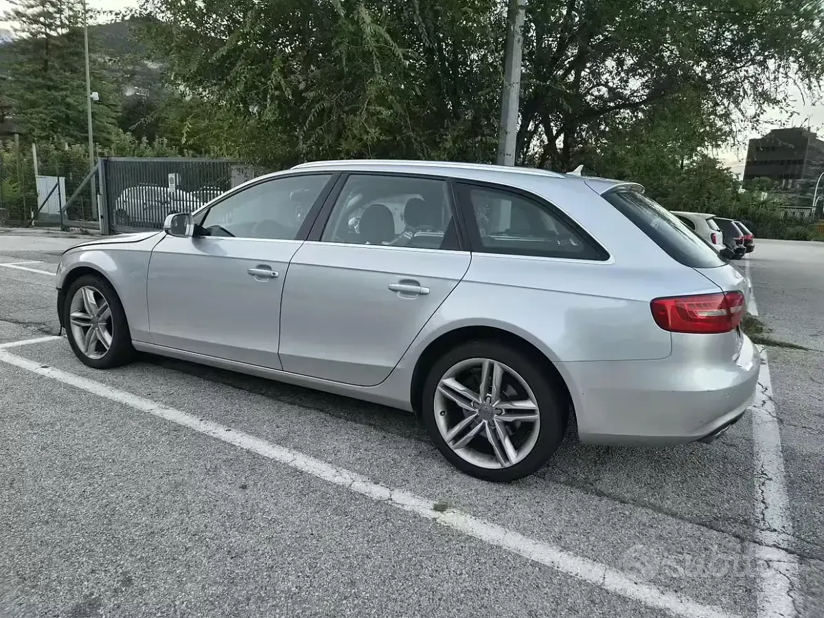 Usata Audi A4 120 CV (88 kW) 2012 Grigio Station wagon