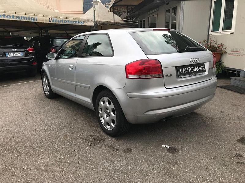 Usata Audi A3 Attraction 105 CV (77 kW) 2004 Gray Utilitaria