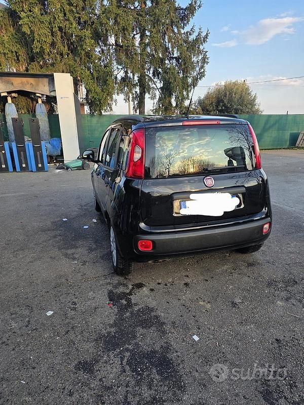 Usata Fiat Panda Lounge 69 CV (50 kW) 2014 Nero Utilitaria
