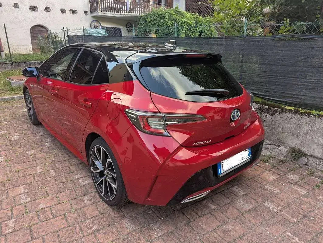 Usata Toyota Corolla Style 152 CV (111 kW) 2019 Rosso Berlina