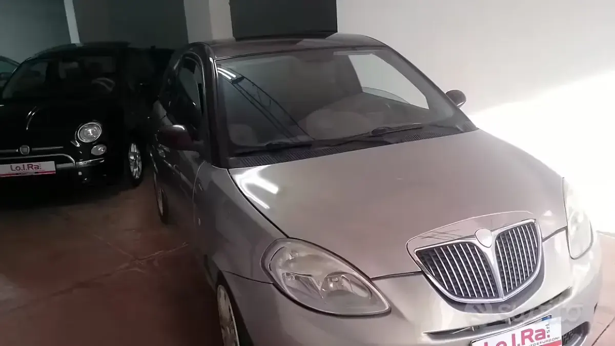 Usata Lancia Ypsilon 60 CV (44 kW) 2008 Marrone Utilitaria