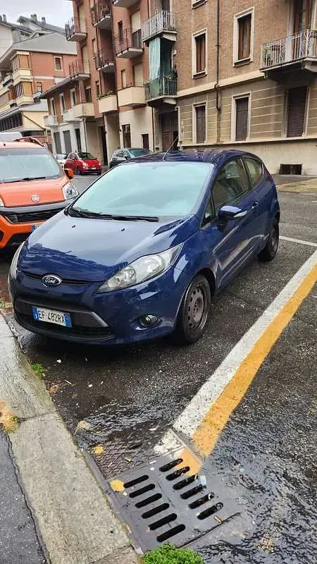 Usata Ford Fiesta 92 CV (67 kW) 2010 Berlina