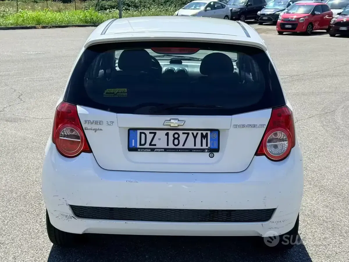 Usata Chevrolet Aveo 82 CV (60 kW) 2010 Bianco Berlina