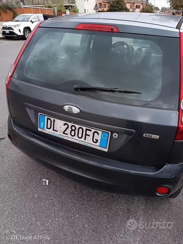 Usata Ford Fiesta 68 CV (50 kW) 2007 Blu Utilitaria