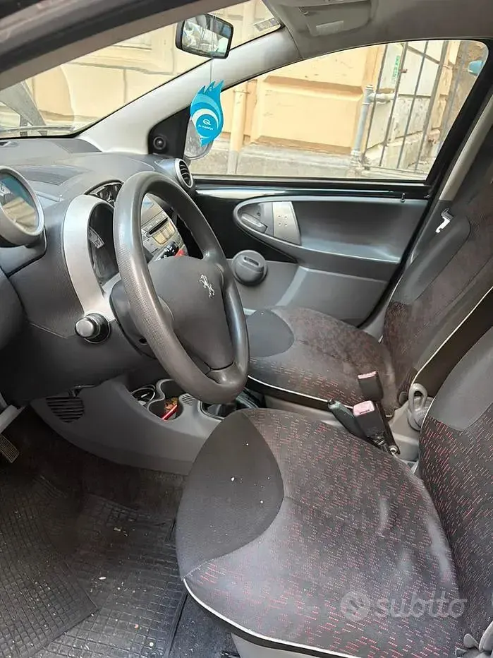 Usata Peugeot 107 68 CV (50 kW) 2009 Nero Utilitaria