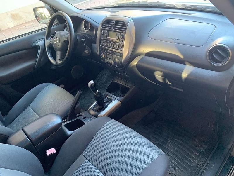 Usata Toyota RAV4 Sol 116 CV (85 kW) 2005 Nero SUV