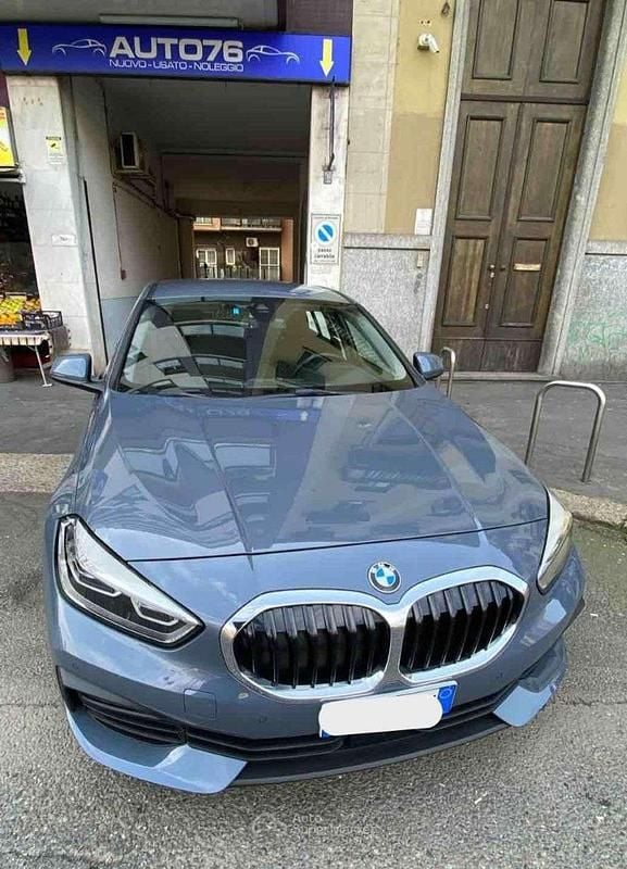 Usata BMW 116 Sport Line 109 CV (80 kW) 2021 Gray Utilitaria
