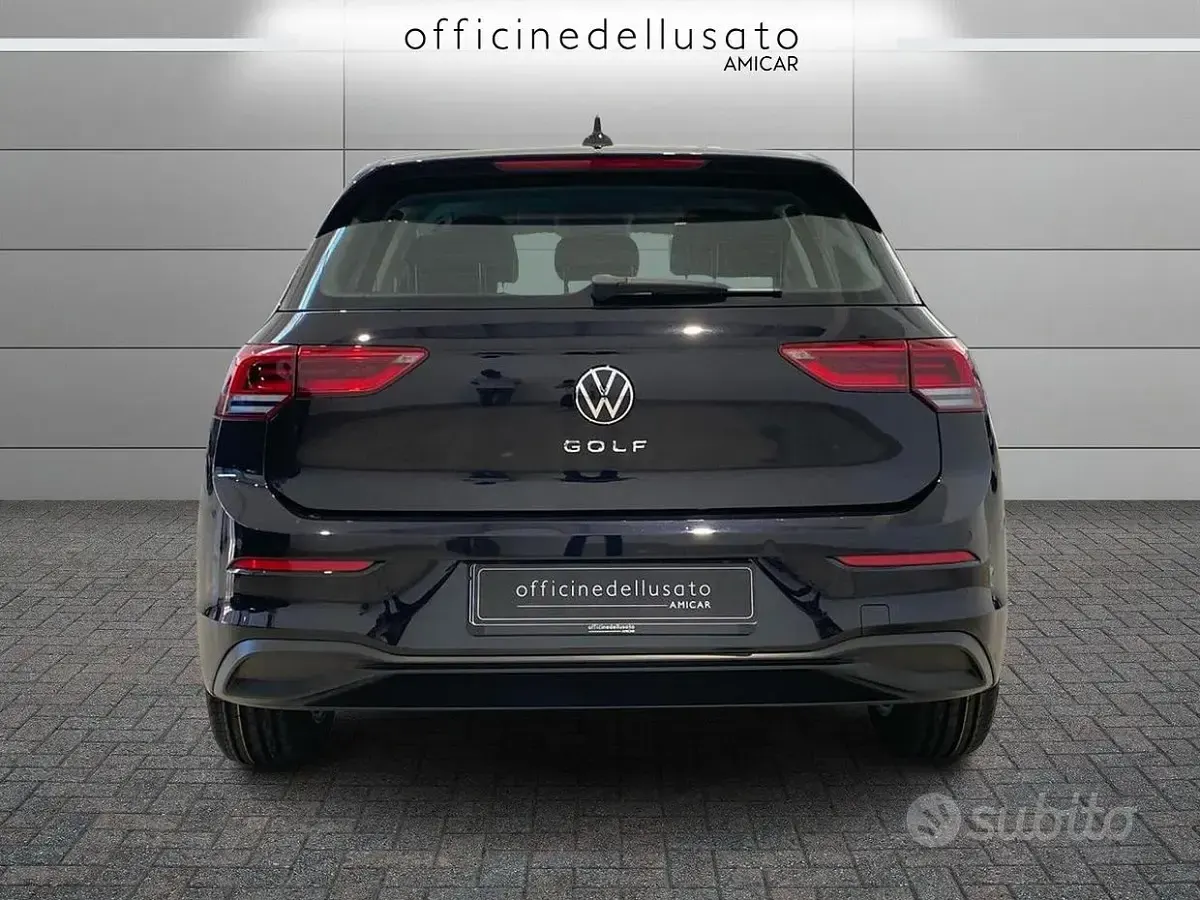Usata VW Golf VIII Life 116 CV (85 kW) 2023 Berlina