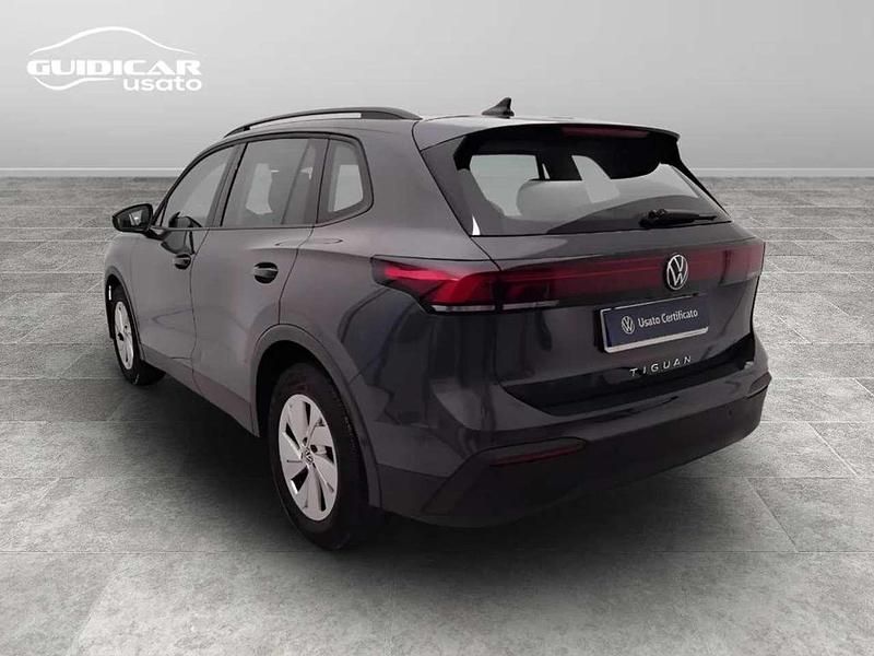 Usata VW Tiguan Allspace Edition 150 CV (110 kW) 2024 Grigio opaco scuro SUV