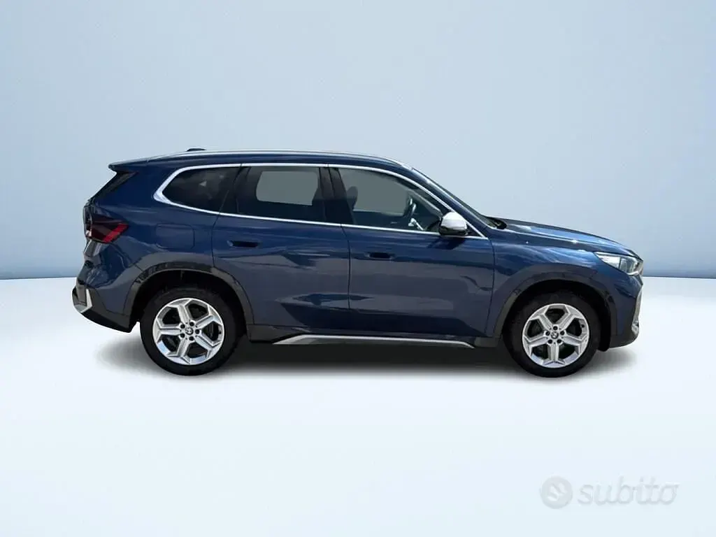 Usata BMW X1 xLine 150 CV (110 kW) 2023 Blu metallizzato SUV