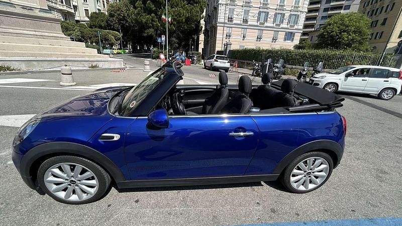 Usata Mini Cooper D Cabriolet 111 CV (81 kW) 2019 Blu/azzurro Cabrio
