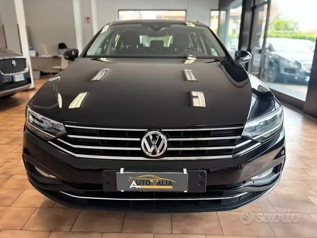 Usata VW Passat Business 120 CV (88 kW) 2020 Nero Station wagon
